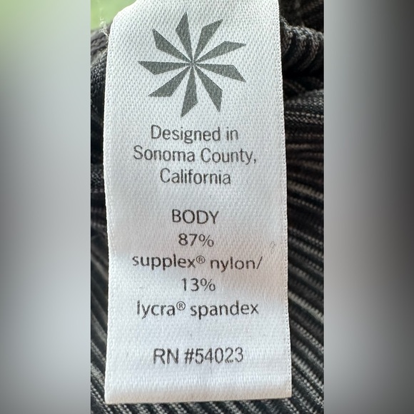 Athleta Cropped Leggings Medium - Picture 6 of 6